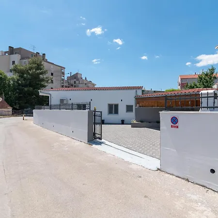 Dino Apartman