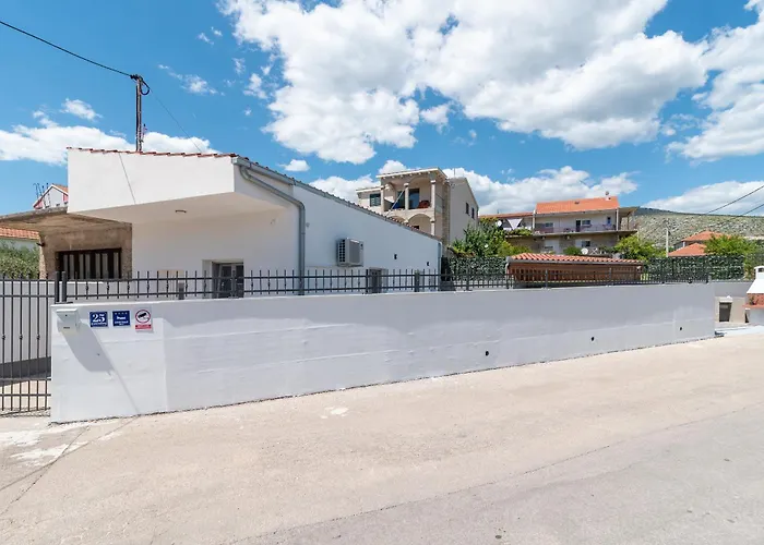 Dino Apartament Trogir