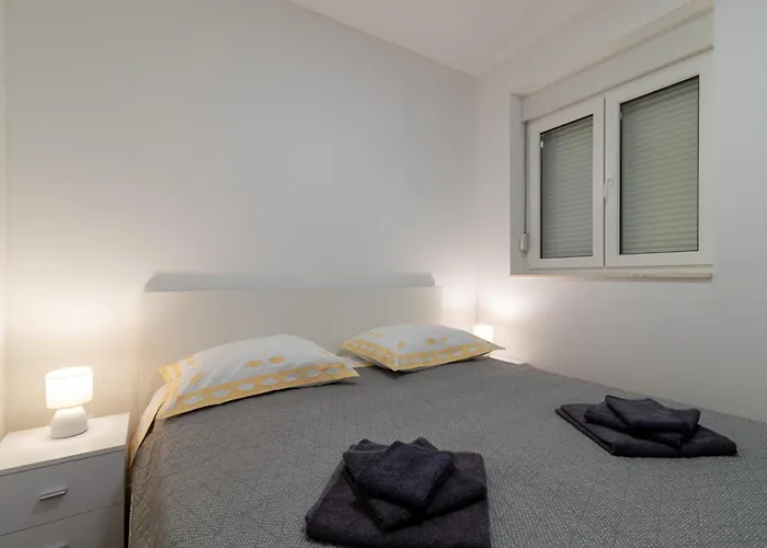 Apartament Dino *