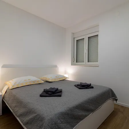 Dino Apartmán Trogir