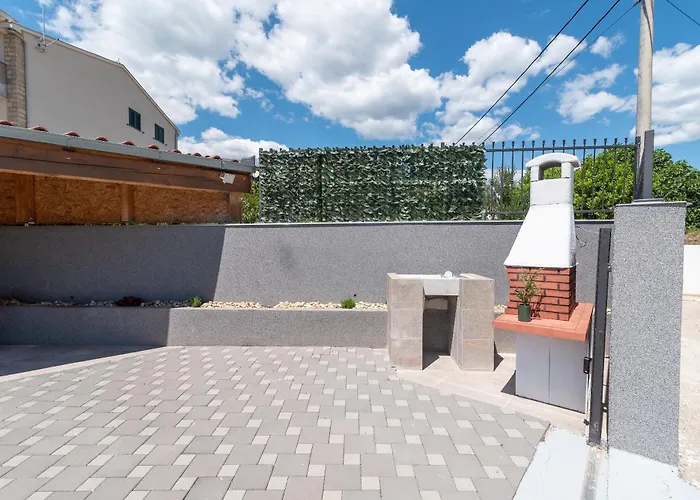 Апартаменти Dino Трогір