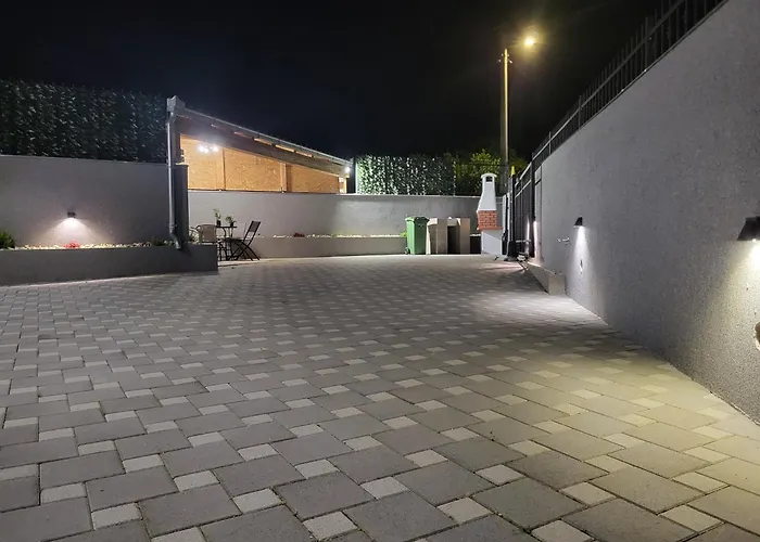 Апартаменти Dino Трогір